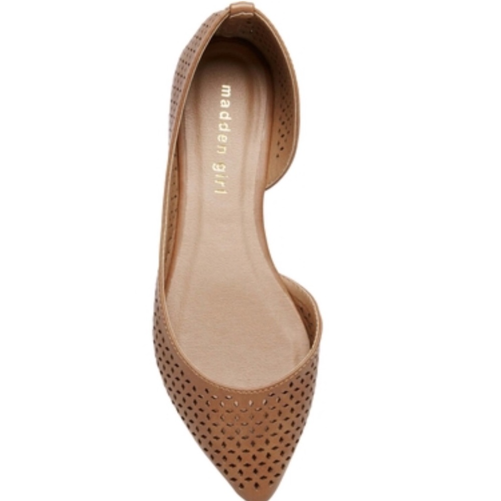NIB Madden Girl Nancie Chip Out Pointed Tor Flats